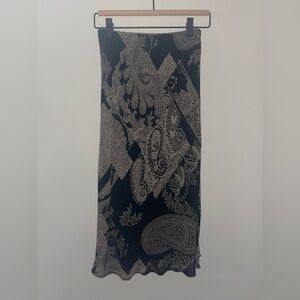 Chic Black and Cream Paisley Pencil Skirt